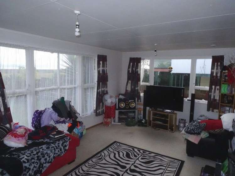 421 Fergusson Drive Thames_2