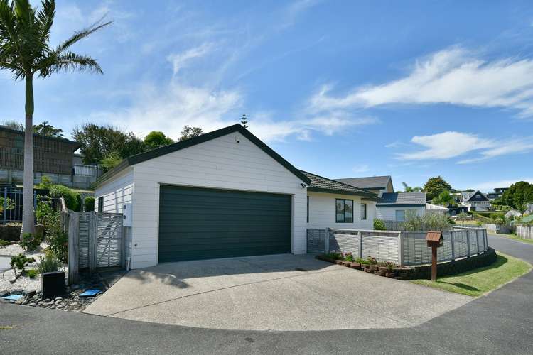 2/8 Knott Road Stanmore Bay_16