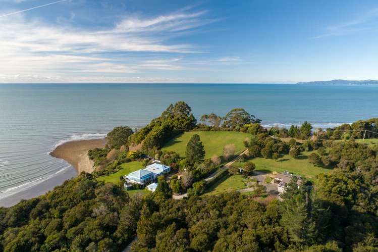 82 Lookout Road Parapara_7