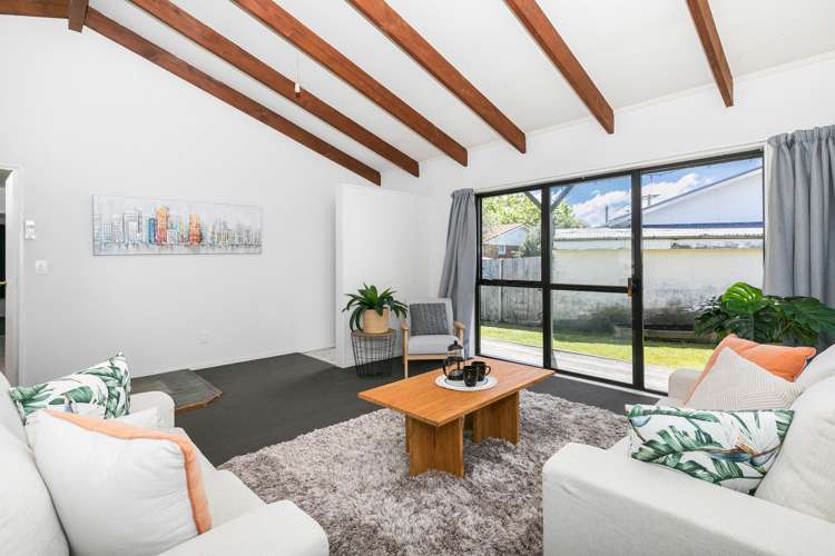 2 Inverness Avenue Hamilton East_5