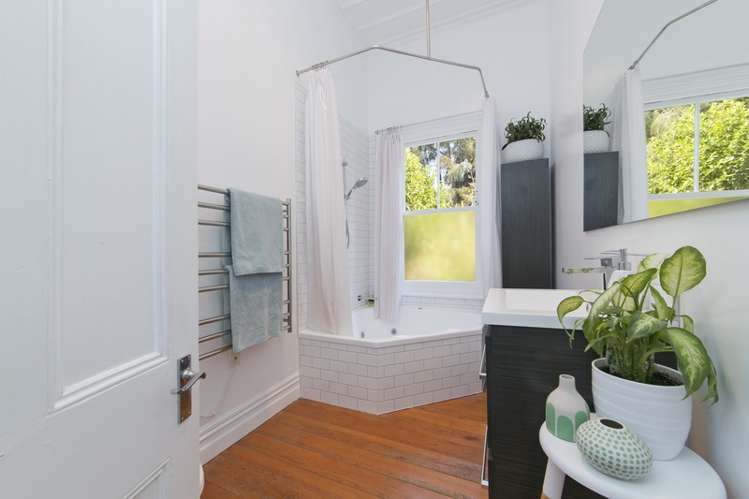 28 Cambridge Road Riverhead_13