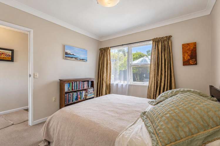 3/2 Chilton Place Mellons Bay_16