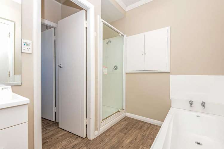 56 Shamrock Street Takaro_3