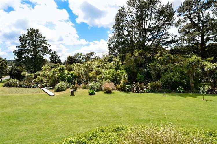 1 Cloverfields Drive Waimauku_25