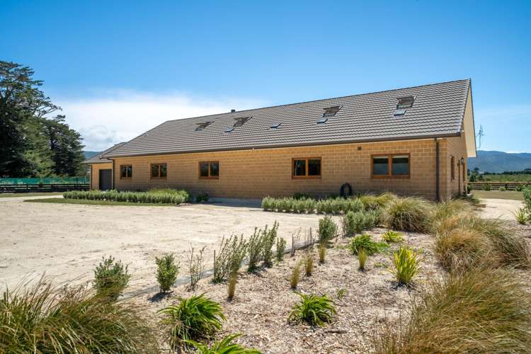 69 Longwood East Road South Featherston_24