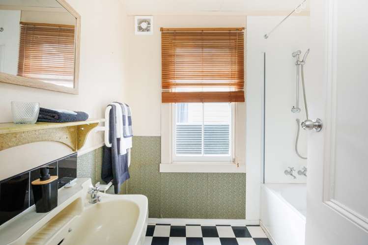 169 Ferguson Street West End_11