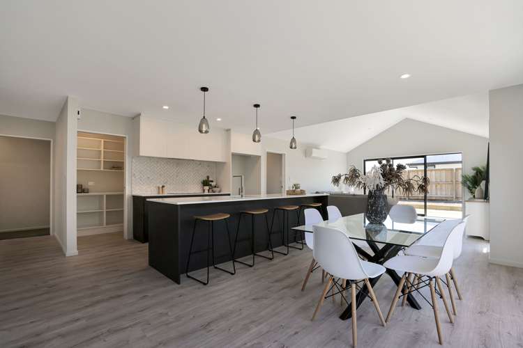 10 Strowan Avenue Elgin_6