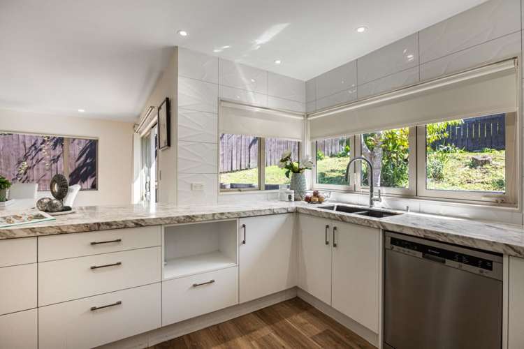 24 Langana Avenue Browns Bay_17