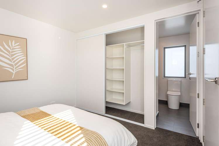 1/6 Strauss Place Somerfield_10