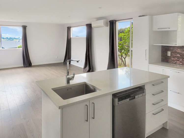 42 Outram Grove Kelson_3