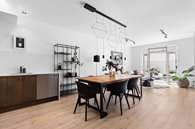 7/2 Upper Queen Street Newton_1