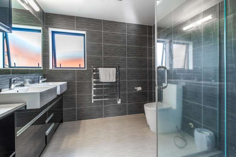 9 Gwendoline Avenue Te Atatu Peninsula_10
