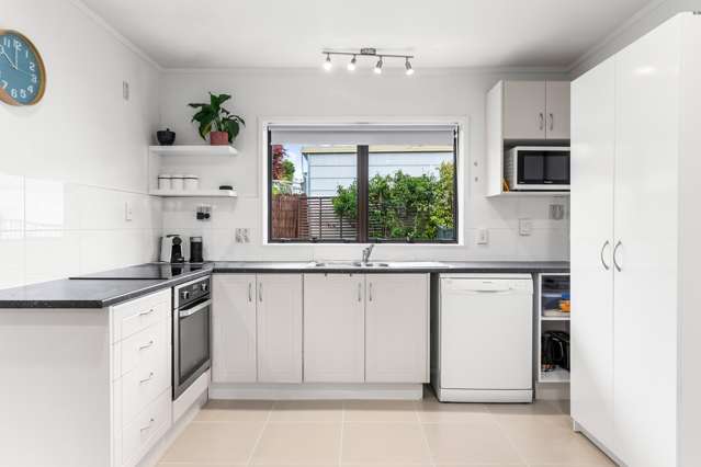 2/508 East Coast Road Windsor Park_3