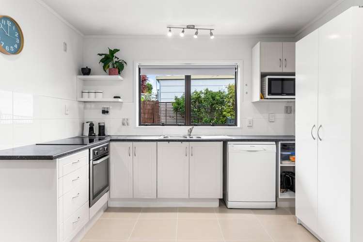 2/508 East Coast Road Windsor Park_3