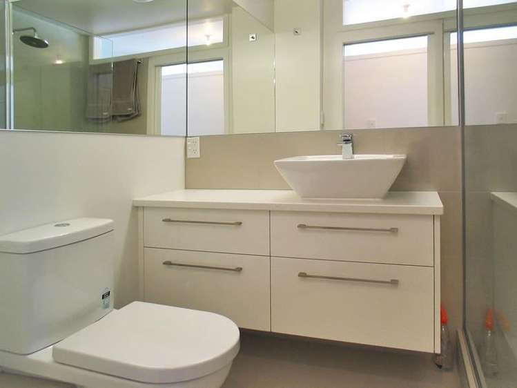 3/2 Oriental Terrace Mount Victoria_7