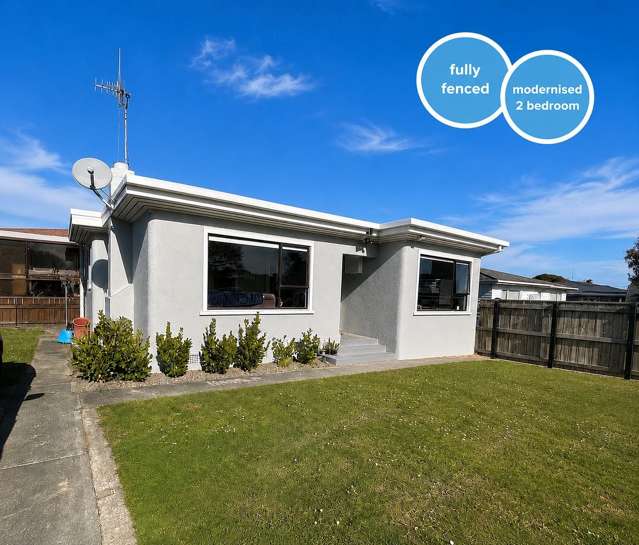 Fully fenced, Modern and Tidy