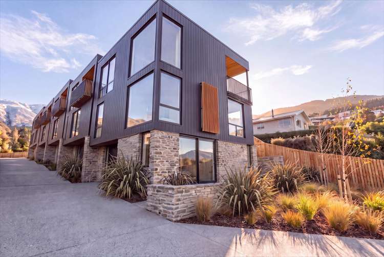 The Bay Collection, 8 Suburb Street Queenstown_1