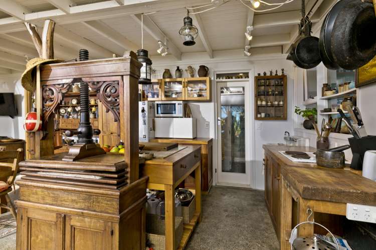 105 Domain Crescent Muriwai_7