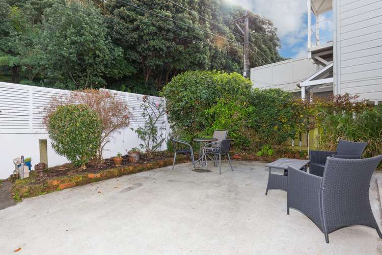 81 Grant Road Thorndon_13