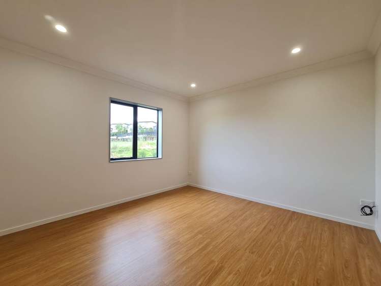 Arrowsmith Drive Flat Bush_23