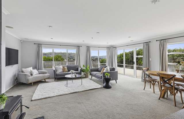 29 Paparoa Crescent Aotea_3