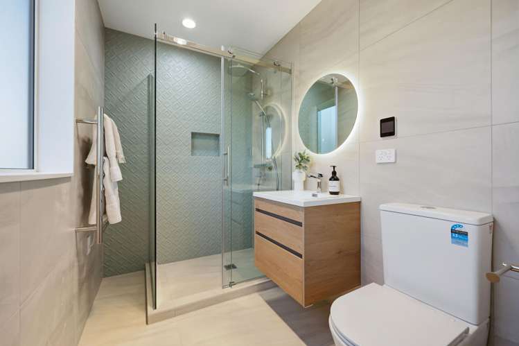 50 Bleakhouse Road Mellons Bay_31