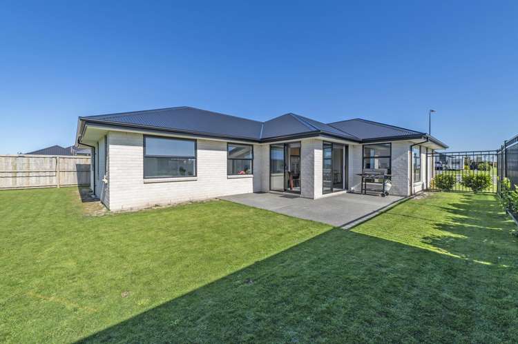 197 Faringdon Boulevard Rolleston_25