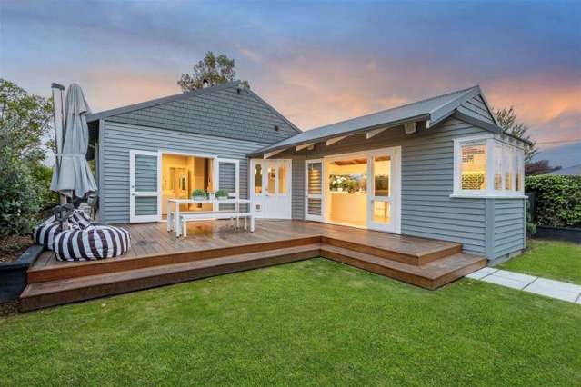 ST ALBANS - MODERN HOME, FOUR BEDROOMS,  DOUBLE GARAGE