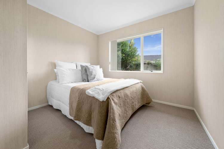 52 Salford Crescent Flat Bush_19