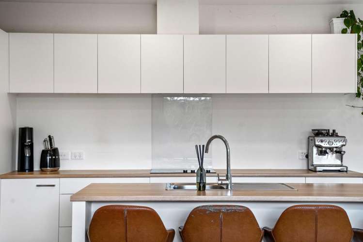 2 Craig Road Pollok_8