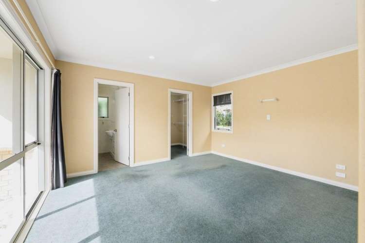 25 Dixon Road 2742_9