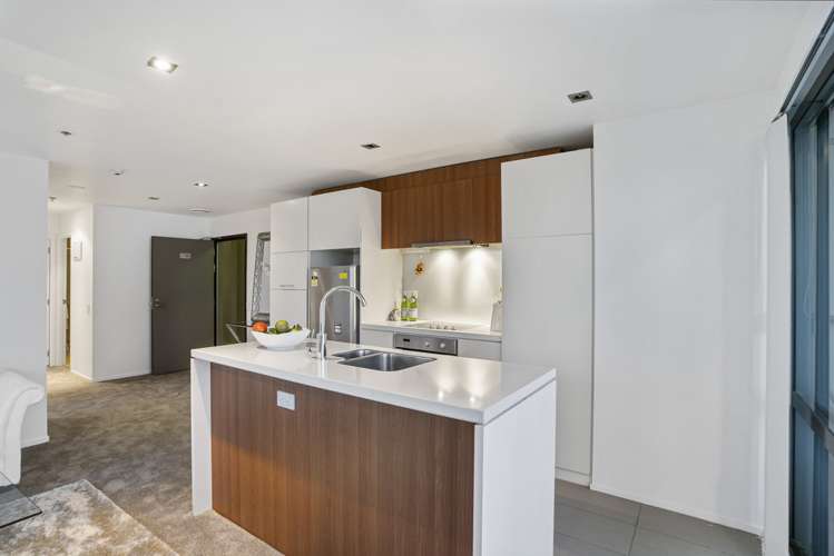 725/8 Dockside Lane Auckland Central_5
