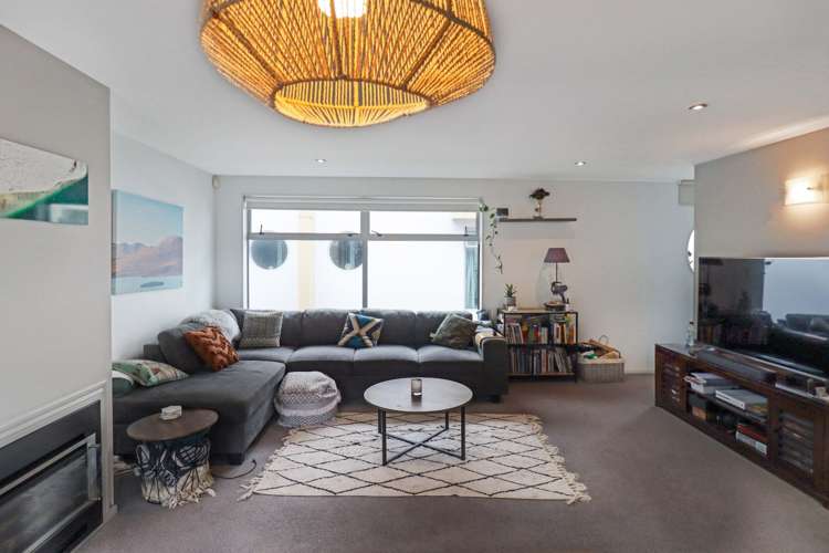 1b/10 Park Avenue Epuni_1