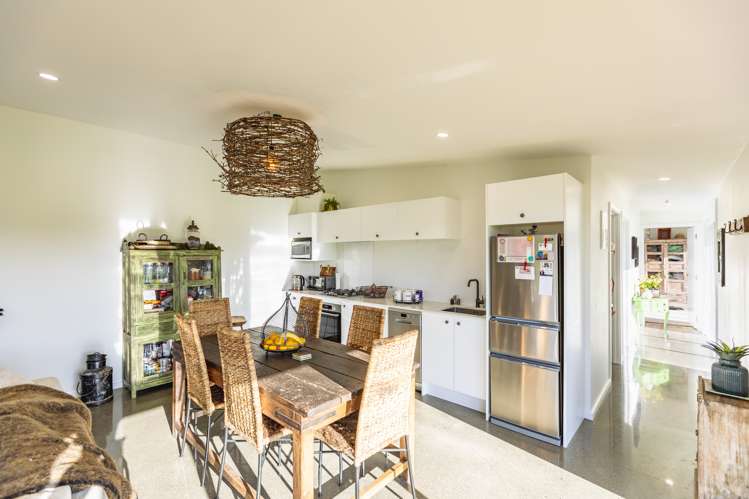 20 White Road Otane_9