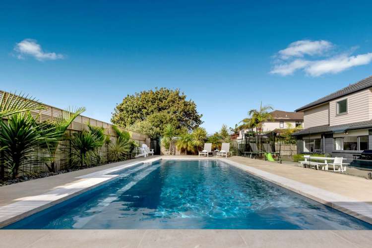 21 Pine Harbour Parade_3
