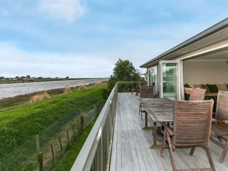 15 Old Ferry Road Clive_17