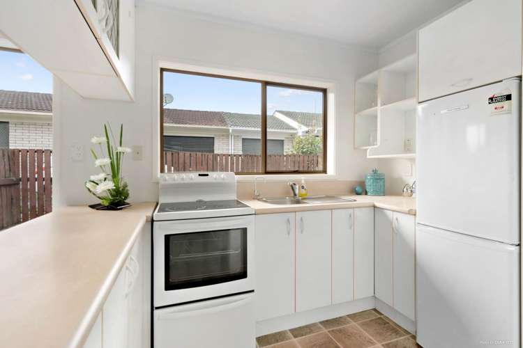 2/2 Vodanovich Road Te Atatu South_8