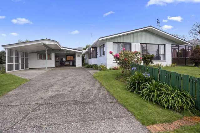 Family Home, Close to Schools