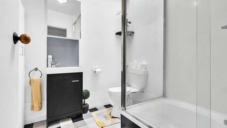2/137 Olliviers Road Phillipstown_7