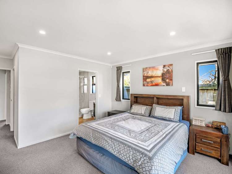 21 Collins Drive Waikuku Beach_16