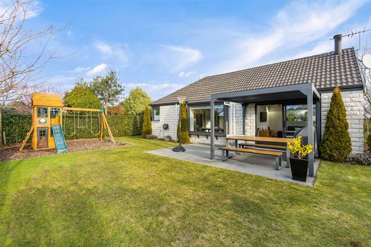 44 Karnak Crescent Russley_18