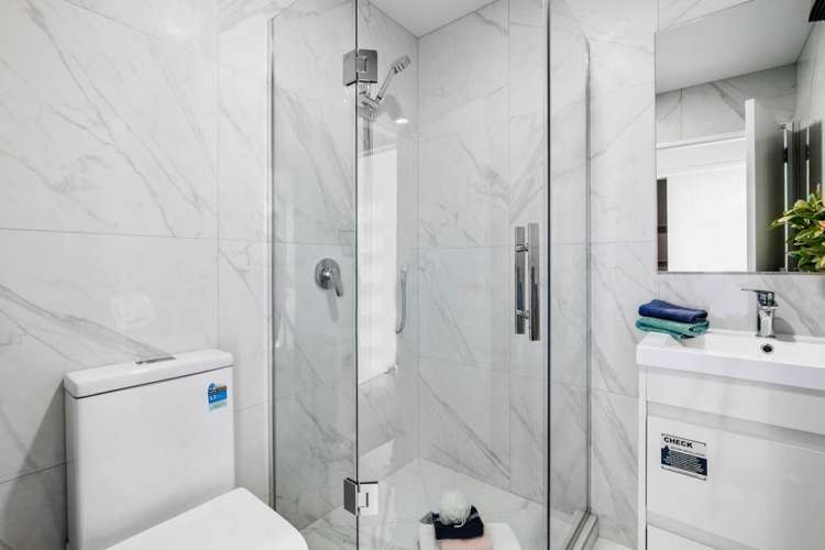 6/4 Glenhaven Place Te Atatu Peninsula_13