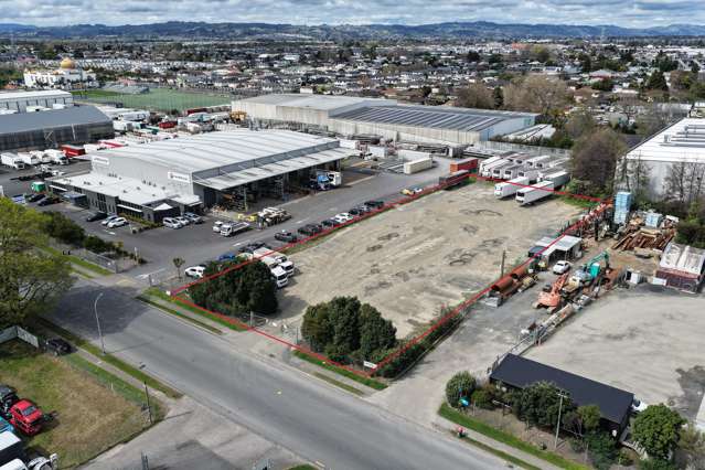 4,200sqm secure yard - Available now