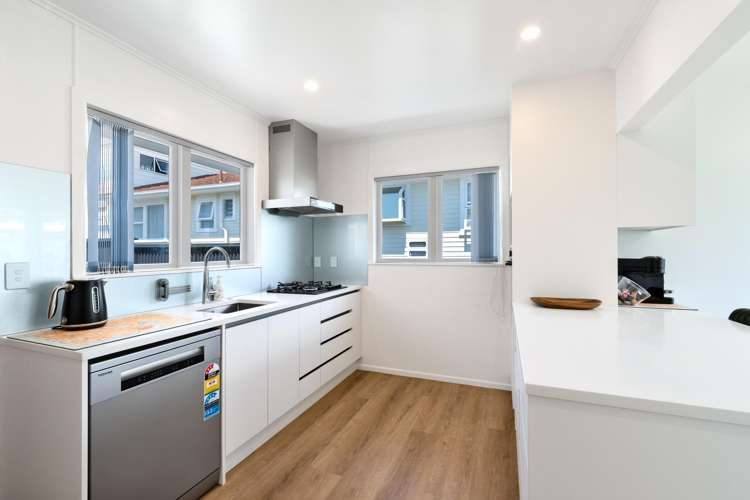 57 Divich Avenue Te Atatu South_6