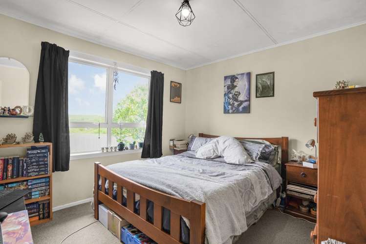 218 Dowse Drive Maungaraki_11