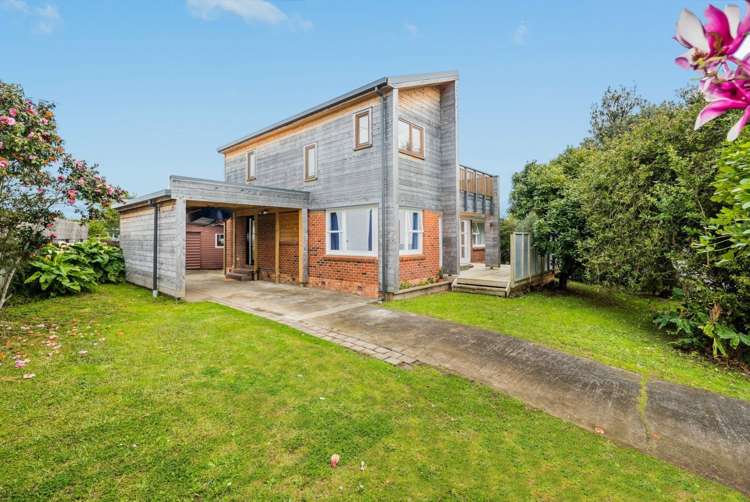 24 Crocombe Crescent Beach Haven_18