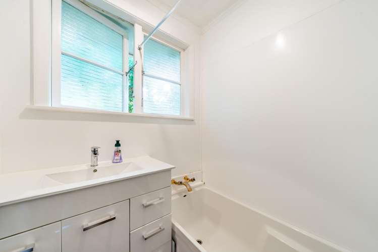 1055 Fergusson Drive Clouston Park_15