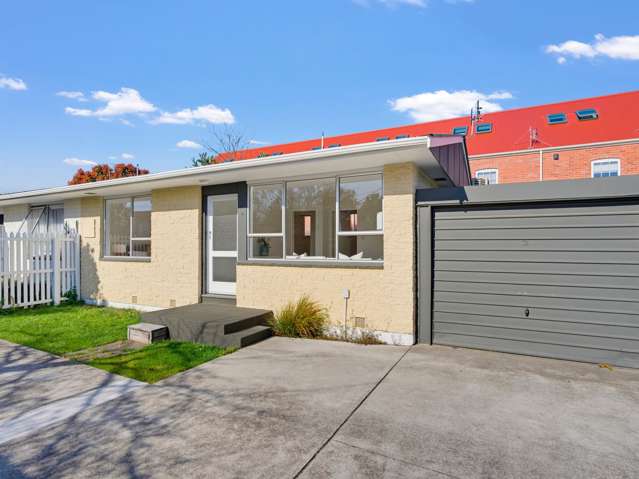Charming, Easy Care & Move in Ready!