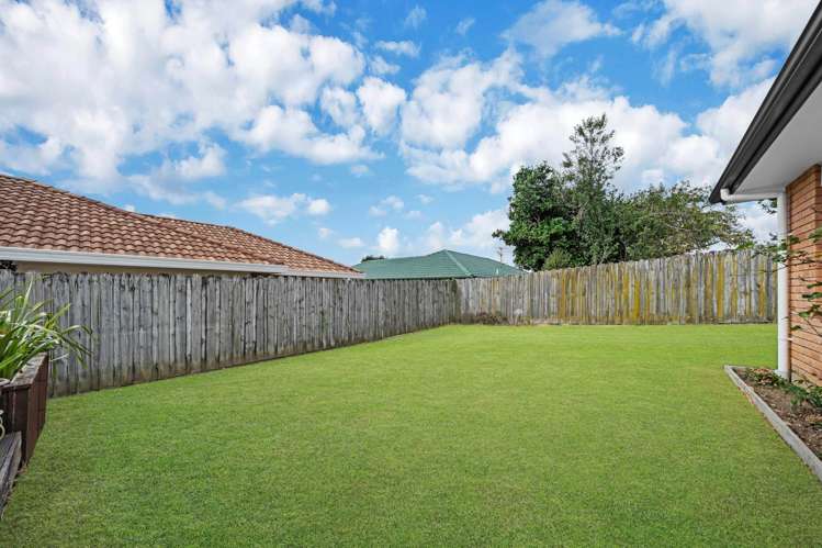 24 Nuneaton Drive Flat Bush_24