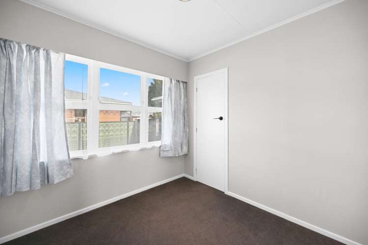 69 Resthill Crescent Glenview_15